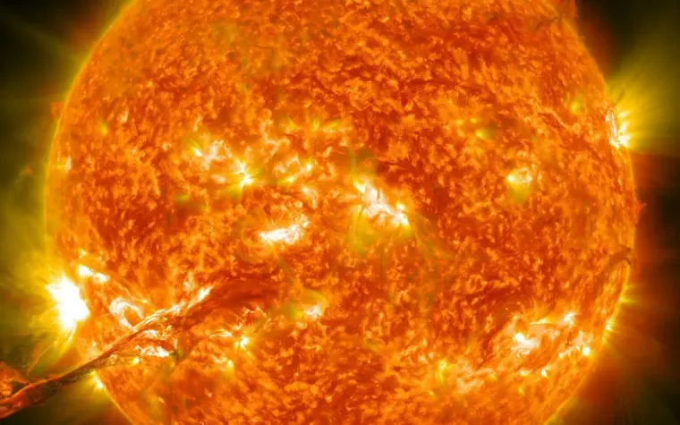 eruzione solare