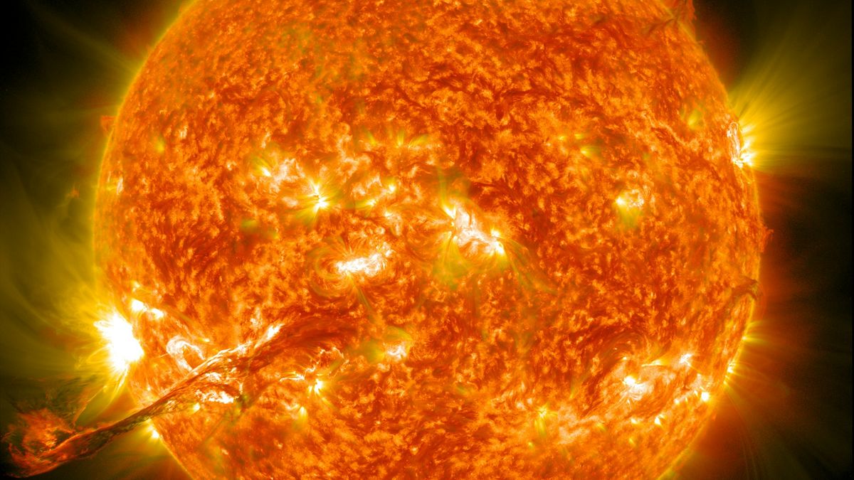 eruzione solare