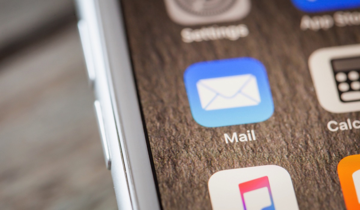 Apple iOS