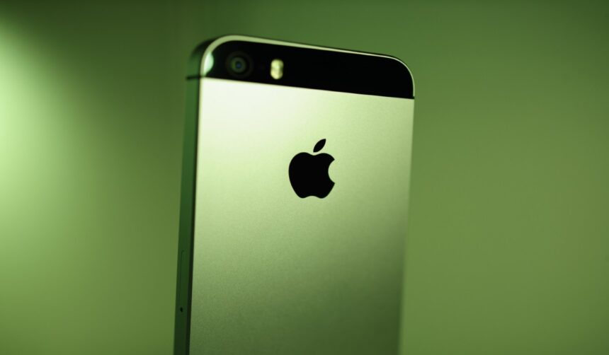 iPhone green