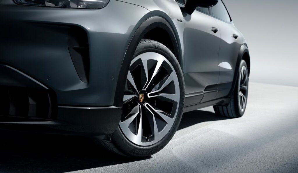 Porsche Cayenne elettrica