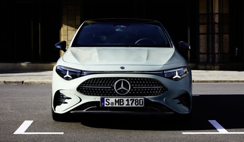 auto Mercedes CLA