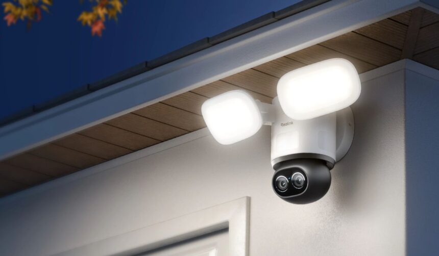 Reolink TrackFlex Floodlight WiFi